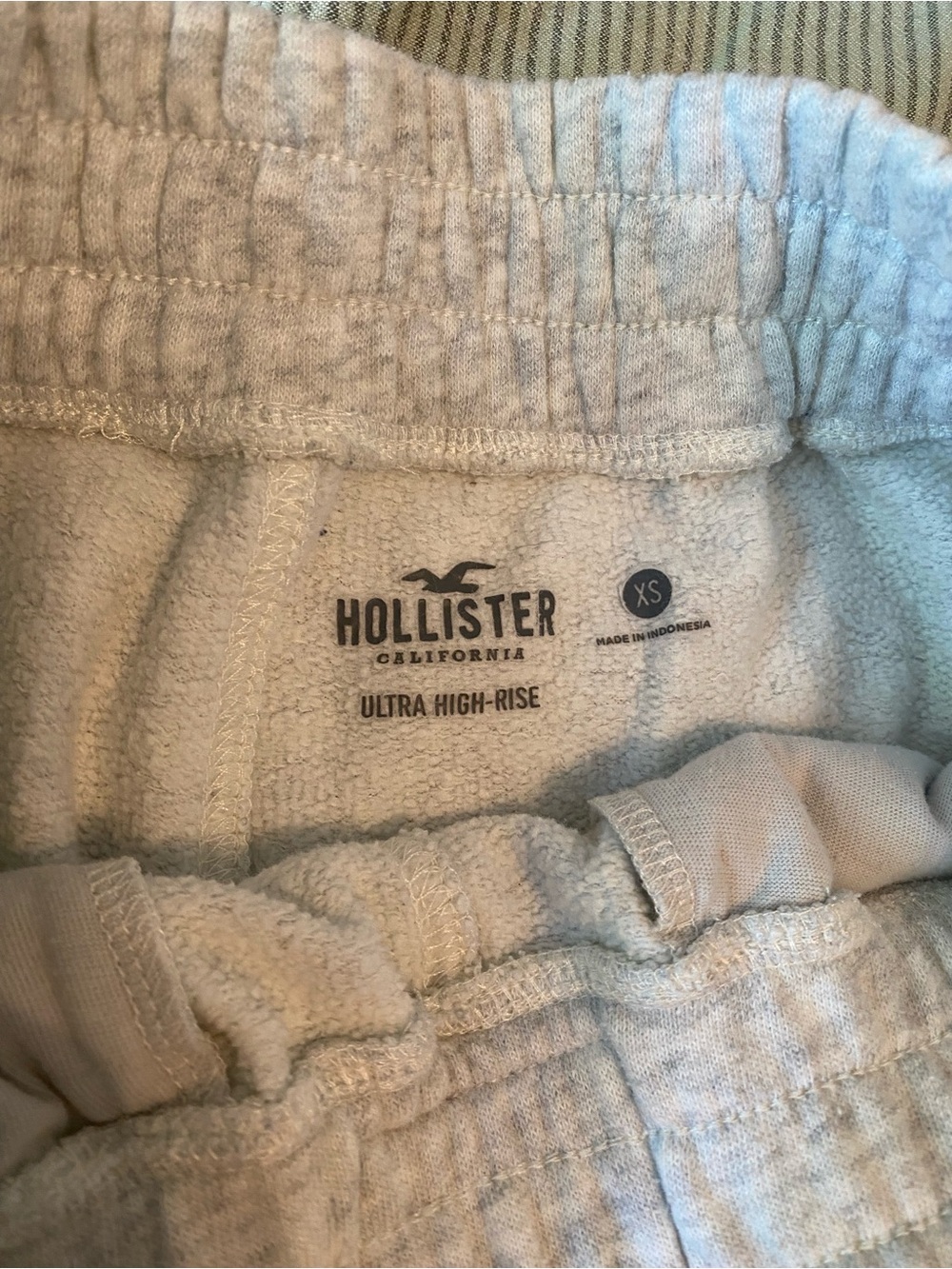 Hollister Ultra High-Rise Sweatshorts Size X-Small - Picture 4 of 4